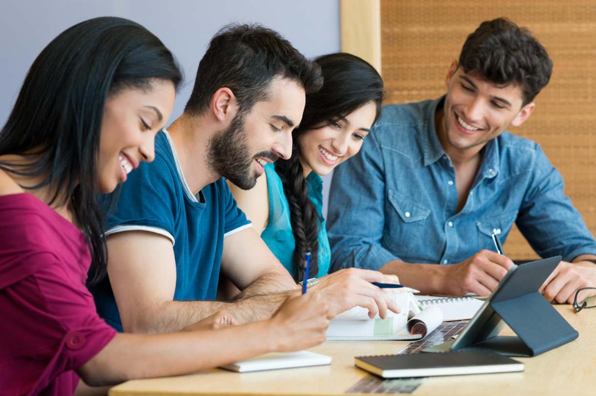 Que faire après un bac STMG ? Débouchés | Concepteurs d'Avenirs